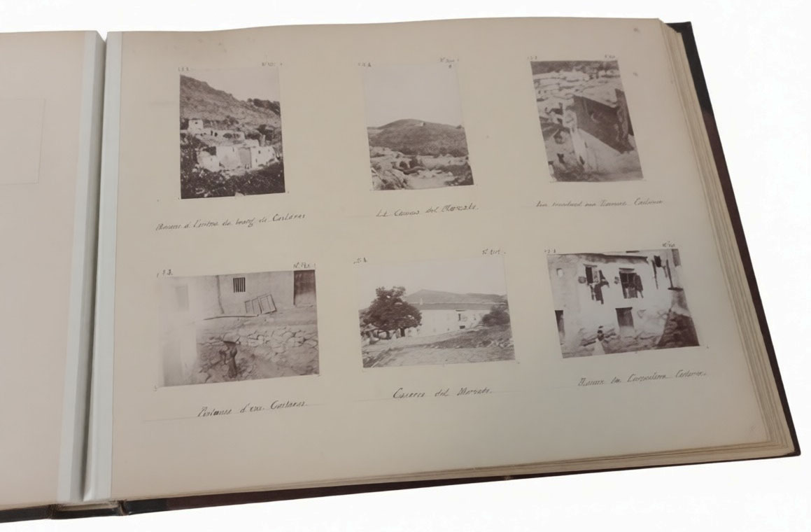 Página del álbum dedicada a Cástaras con numeración y leyendas manuscritas